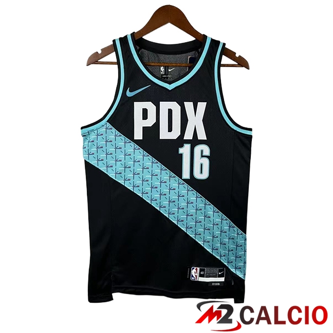 Maglie Calcio Personalizzate,Tute Calcio Squadre,Maglia Nazionale Italiana Calcio | Maglie Portland Trail Blazers (YANG #16) 2025/2026 Nero/Blu Maglie Calcio Personalizzate,Tute Calcio Squadre,Maglia Nazionale Italiana Calcio | Maglie Portland Trail Blazers (YANG #16) 2025/2026 Nero/Blu